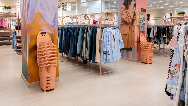 renovar equipo de cestas en tienda